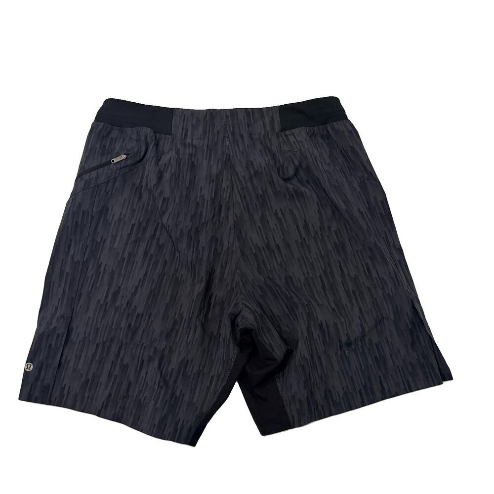 Lululemon Grey Black Digital Camo Shorts Gym Run Training 9” Men's Size Large L